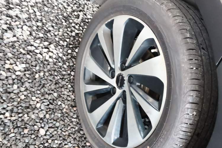 Used BYD Song PLUS New Energy 2024 Honor Edition EV 520km Luxury Model Right Rear Wheel Hub