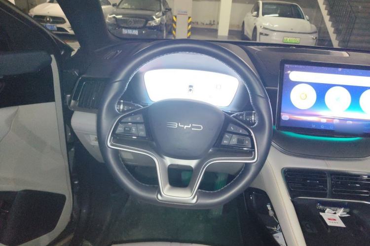 Used BYD Song PLUS New Energy 2024 Honor Edition EV 520km Flagship Model Steering Wheel