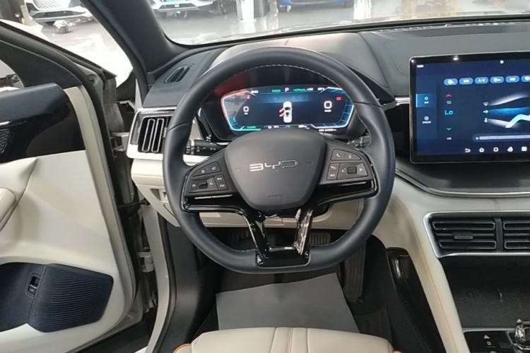 Used BYD Song PLUS New Energy 2024 Honor Edition EV 520km Premium Model Steering Wheel