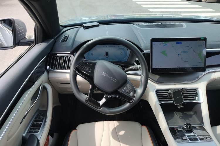 Used BYD Song PLUS New Energy 2024 HONOR Edition DM-i 110km Flagship Model Steering Wheel