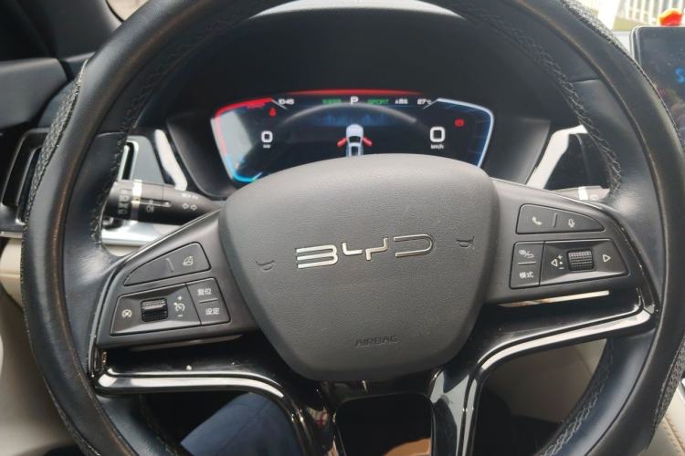Used BYD Song PLUS New Energy 2024 Honor Edition EV 520km Luxury Model Steering Wheel
