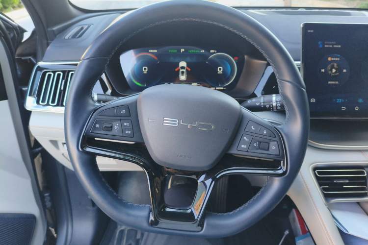 Used BYD Song PLUS New Energy 2024 Honor Edition EV 520km Luxury Model Steering Wheel