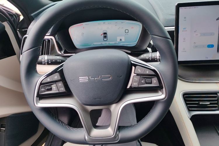 Used BYD Song PLUS New Energy 2024 HONOR Edition DM-i 110km Flagship PLUS Steering Wheel