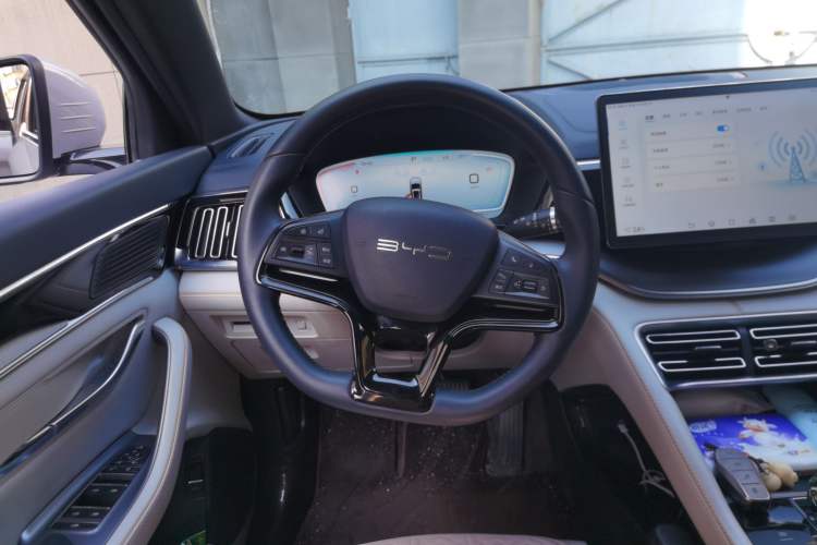 Used BYD Song PLUS New Energy 2024 HONOR Edition DM-i 110km Flagship Model Steering Wheel