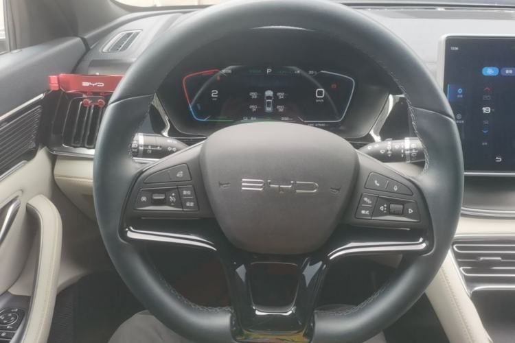 Used BYD Song PLUS New Energy 2024 Honor Edition EV 520km Luxury Model Steering Wheel