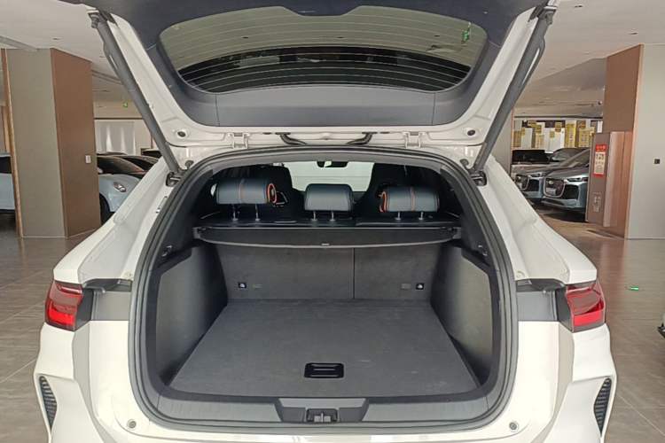 Used BYD Song PLUS New Energy 2024 HONOR Edition DM-i 150km Flagship PLUS Trunk