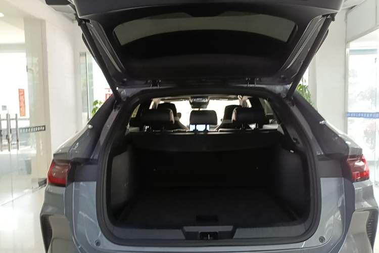 Used BYD Song PLUS New Energy 2024 HONOR Edition DM-i 110km Flagship PLUS Trunk