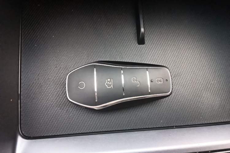 Used BYD Song PLUS New Energy 2024 HONOR Edition DM-i 110km Flagship Model Vehicle Key