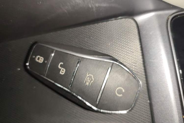 Used BYD Song PLUS New Energy 2024 HONOR Edition DM-i 110km Flagship Model Vehicle Key