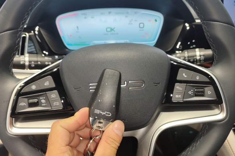 Used BYD Song PLUS New Energy 2024 HONOR Edition DM-i 150km Flagship PLUS Vehicle Key
