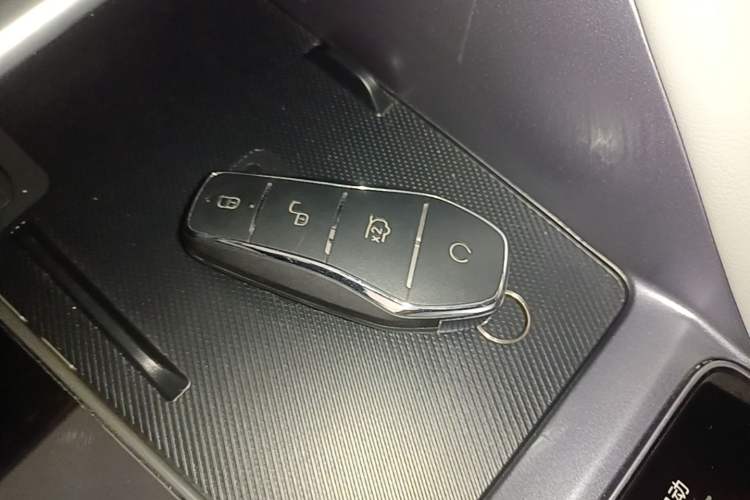 Used BYD Song PLUS New Energy 2024 HONOR Edition DM-i 150km Flagship PLUS Vehicle Key