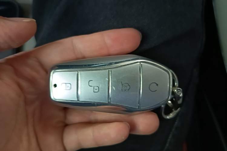 Used BYD Song PLUS New Energy 2024 HONOR Edition DM-i 110km Flagship PLUS Vehicle Key