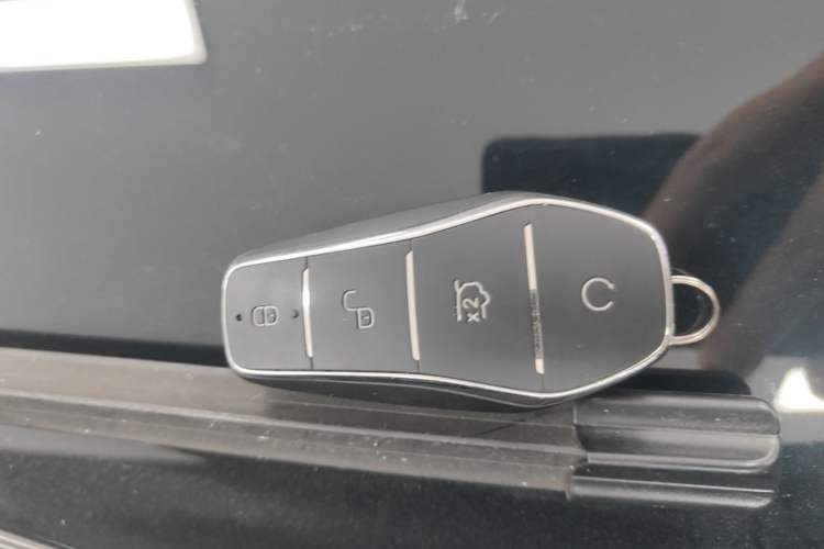 Used BYD Song PLUS New Energy 2024 HONOR Edition DM-i 110km Flagship PLUS Vehicle Key
