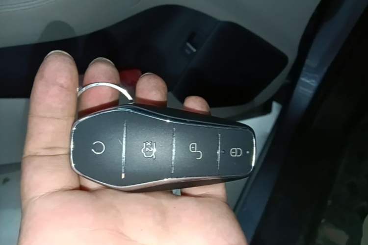 Used BYD Song PLUS New Energy 2024 HONOR Edition DM-i 110km Flagship Model Vehicle Key