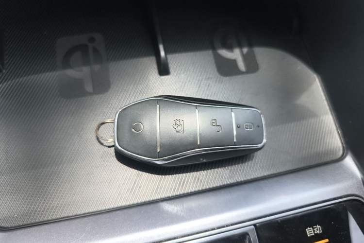 Used BYD Song PLUS New Energy 2024 Honor Edition EV 520km Premium Model Vehicle Key