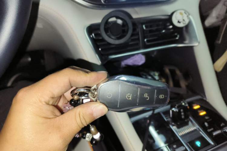 Used BYD Song PLUS New Energy 2024 HONOR Edition DM-i 110km Flagship Model Vehicle Key