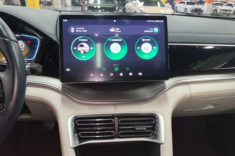 Used BYD Song PLUS New Energy 2024 Honor Edition EV 520km Luxury Model Audio And AC Panel