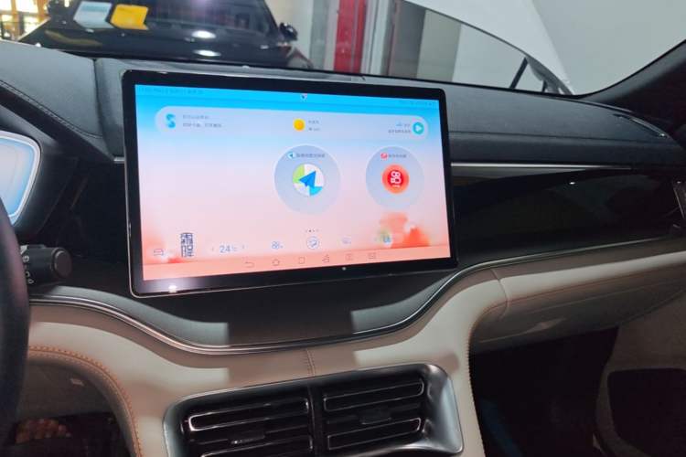 Used BYD Song PLUS New Energy 2024 HONOR Edition DM-i 110km Flagship PLUS Audio And AC Panel