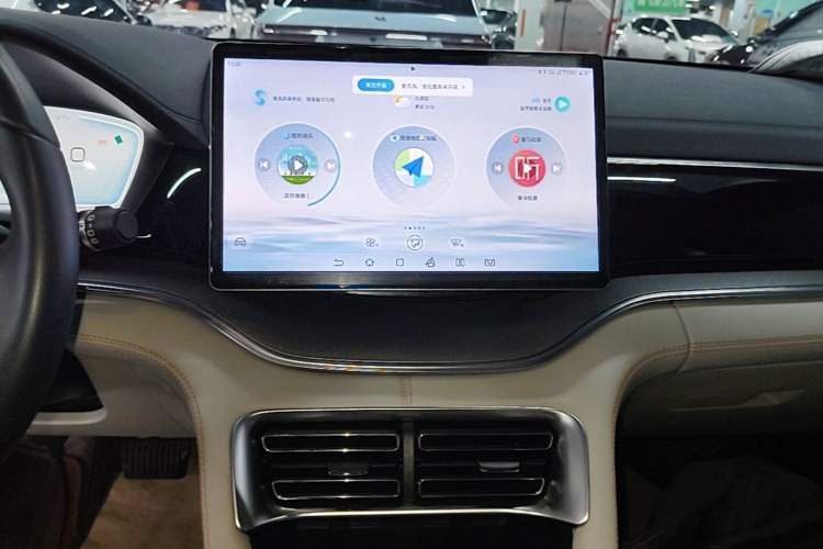 Used BYD Song PLUS New Energy 2024 Honor Edition EV 520km Luxury Model Audio And AC Panel