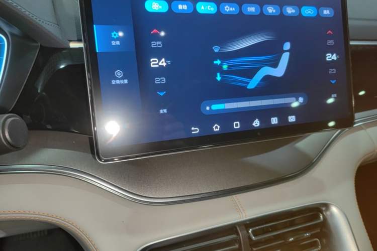 Used BYD Song PLUS New Energy 2024 Honor Edition EV 520km Premium Model Audio And AC Panel