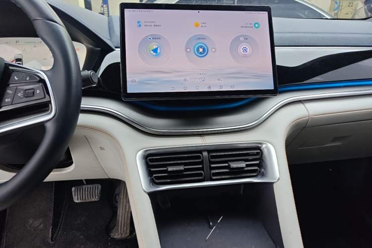 Used BYD Song PLUS New Energy 2024 HONOR Edition DM-i 110km Flagship PLUS Audio And AC Panel