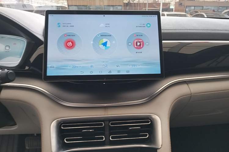 Used BYD Song PLUS New Energy 2024 Honor Edition EV 520km Luxury Model Audio And AC Panel