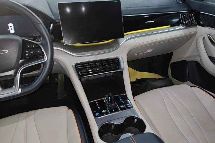 Used BYD Song PLUS New Energy 2024 HONOR Edition DM-i 110km Flagship PLUS Audio And AC Panel