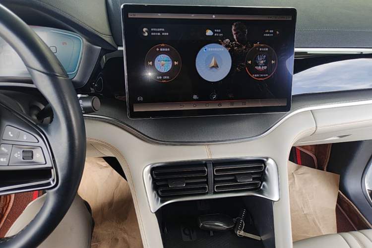 Used BYD Song PLUS New Energy 2024 Honor Edition EV 520km Premium Model Audio And AC Panel