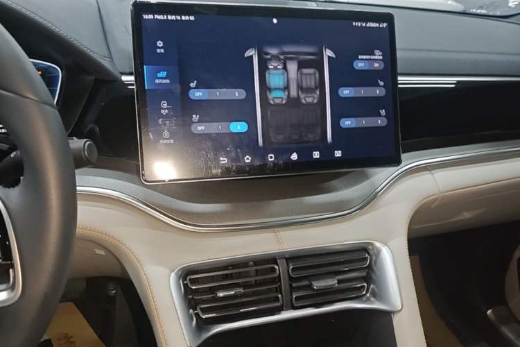 Used BYD Song PLUS New Energy 2024 HONOR Edition DM-i 110km Flagship PLUS Audio And AC Panel