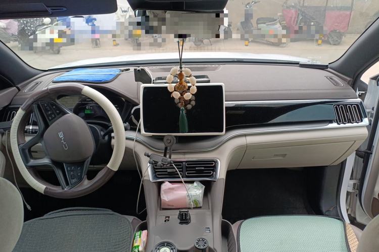 Used BYD Song PLUS New Energy 2024 Honor Edition EV 520km Luxury Model Center Console