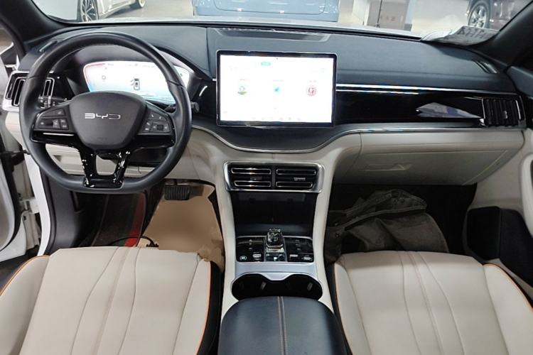 Used BYD Song PLUS New Energy 2024 Honor Edition EV 520km Luxury Model Center Console