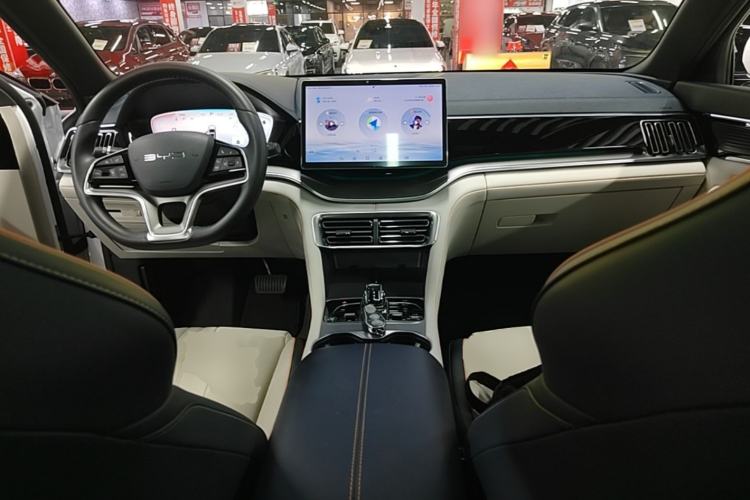 Used BYD Song PLUS New Energy 2024 HONOR Edition DM-i 110km Flagship PLUS Center Console