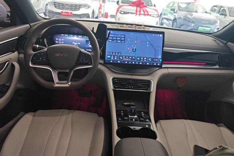 Used BYD Song PLUS New Energy 2024 Honor Edition EV 605km Flagship PLUS Center Console
