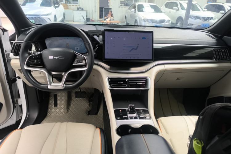 Used BYD Song PLUS New Energy 2024 HONOR Edition DM-i 110km Flagship PLUS Center Console