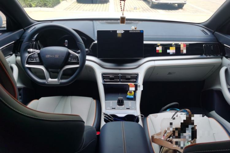 Used BYD Song PLUS New Energy 2024 HONOR Edition DM-i 110km Flagship PLUS Center Console