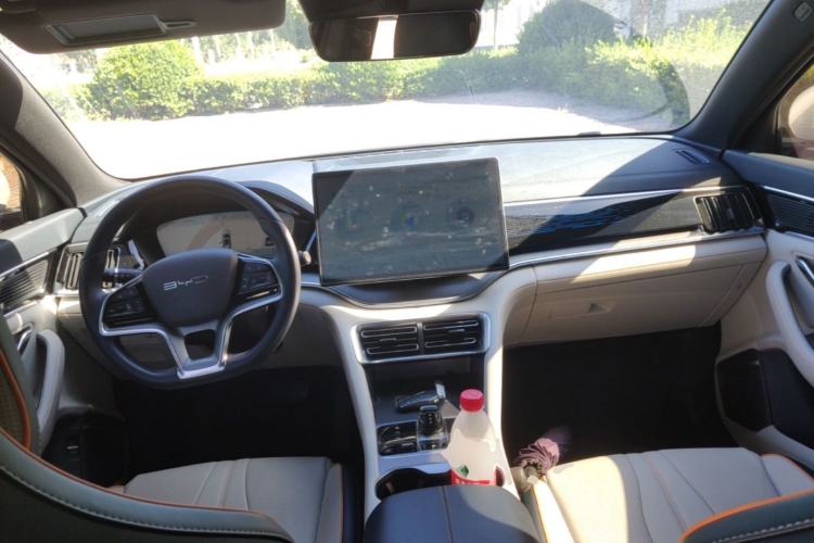 Used BYD Song PLUS New Energy 2024 Honor Edition EV 605km Flagship PLUS Center Console