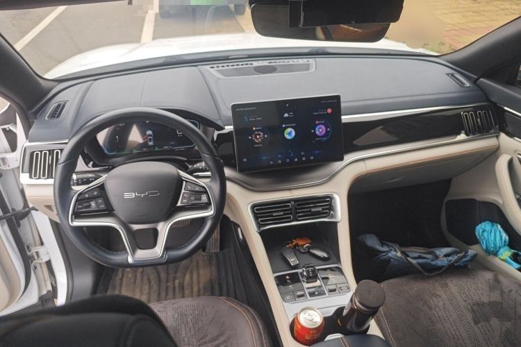 Used BYD Song PLUS New Energy 2024 HONOR Edition DM-i 150km Flagship PLUS Center Console
