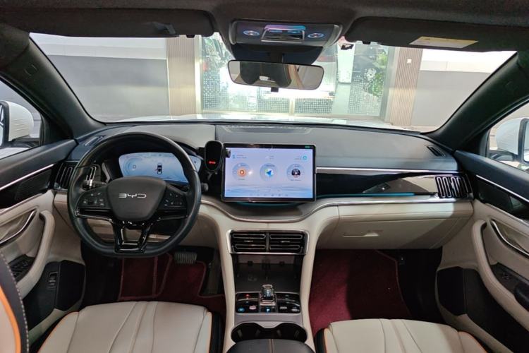Used BYD Song PLUS New Energy 2024 Honor Edition EV 520km Premium Model Center Console