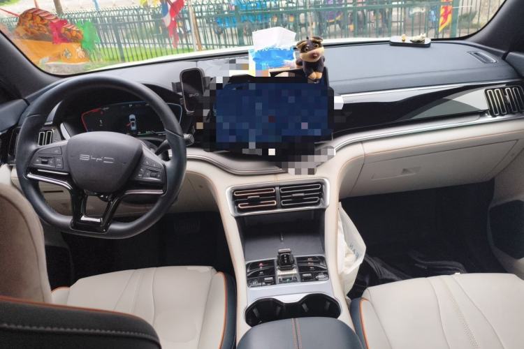Used BYD Song PLUS New Energy 2024 HONOR Edition DM-i 71km Luxury Model Center Console