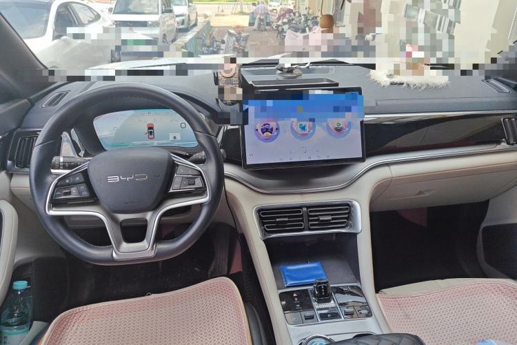 Used BYD Song PLUS New Energy 2024 HONOR Edition DM-i 110km Flagship PLUS Center Console