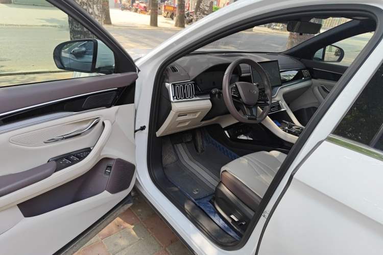 Used BYD Song PLUS New Energy 2024 Honor Edition EV 520km Luxury Model Driver Seat