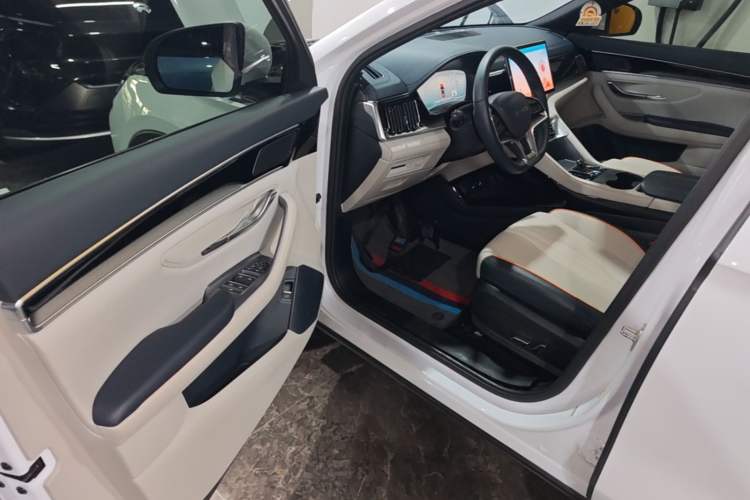 Used BYD Song PLUS New Energy 2024 HONOR Edition DM-i 110km Flagship PLUS Driver Seat