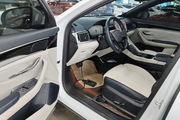 Used BYD Song PLUS New Energy 2024 Honor Edition EV 520km Luxury Model Driver Seat