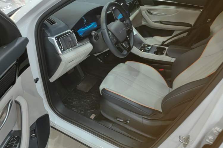 Used BYD Song PLUS New Energy 2024 Honor Edition EV 520km Premium Model Driver Seat
