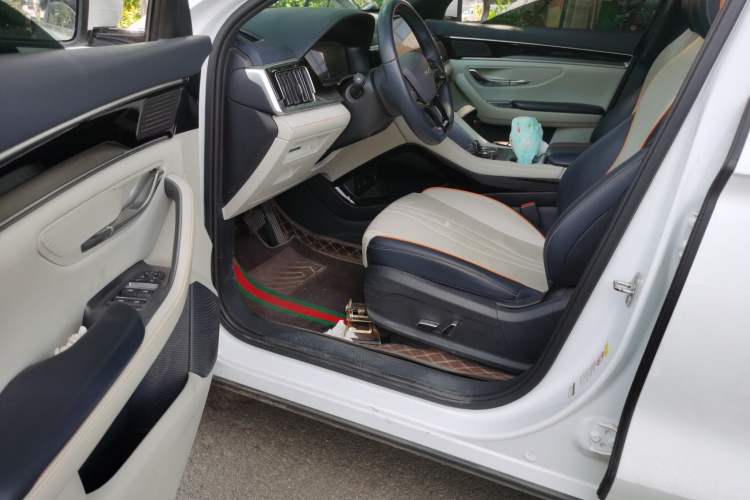 Used BYD Song PLUS New Energy 2024 Honor Edition EV 520km Luxury Model Driver Seat