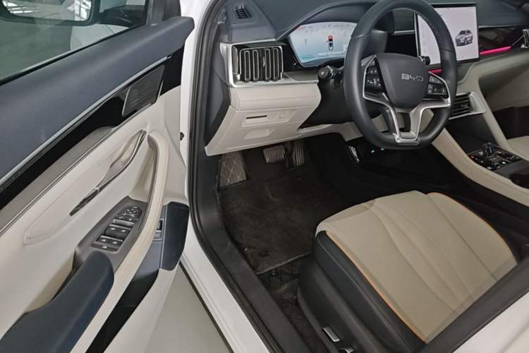 Used BYD Song PLUS New Energy 2024 HONOR Edition DM-i 110km Flagship PLUS Driver Seat