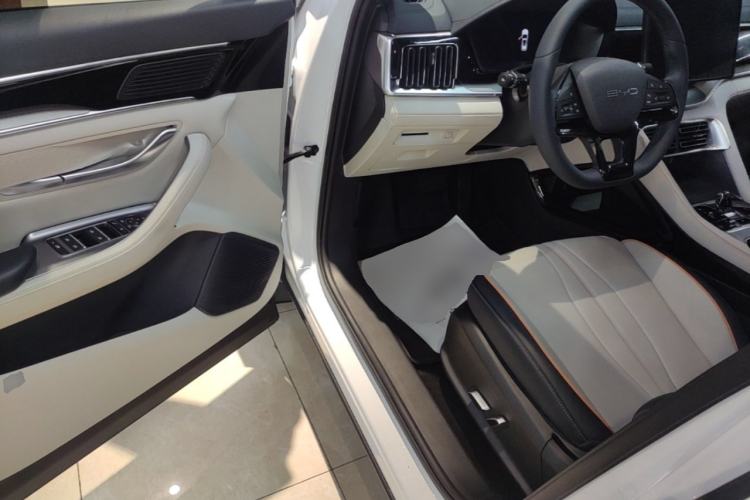 Used BYD Song PLUS New Energy 2024 Honor Edition EV 520km Luxury Model Driver Seat