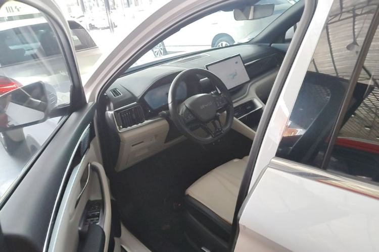 Used BYD Song PLUS New Energy 2024 Honor Edition EV 520km Luxury Model Driver Seat