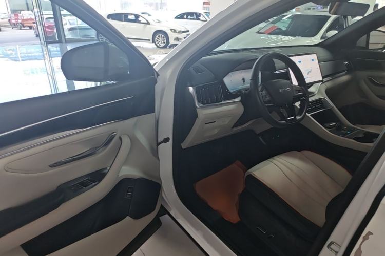 Used BYD Song PLUS New Energy 2024 HONOR Edition DM-i 110km Flagship Model Driver Seat