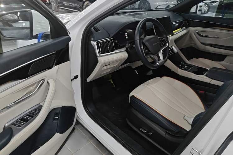 Used BYD Song PLUS New Energy 2024 HONOR Edition DM-i 110km Flagship PLUS Driver Seat